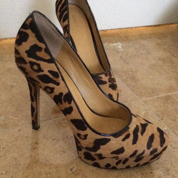Nine West platform leopard heels gently worn