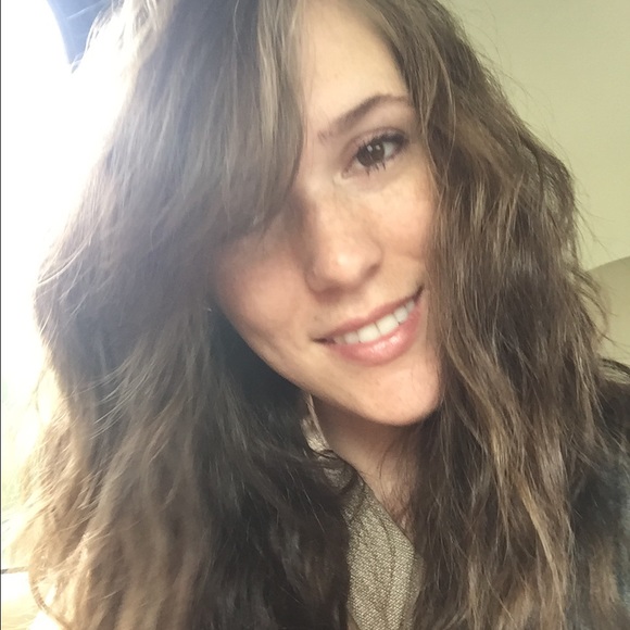 Meet your Posher, Krista - Picture 3 of 6