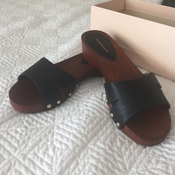 Brand new BCBG Seeley Sandal!
