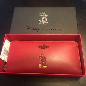 Price drop today! Coach Disney Mickey wallet
