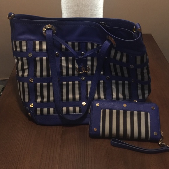 Henri Bendel Purse & Wallet