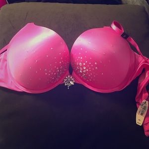 Bombshell bra