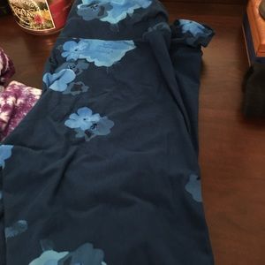 Flower leggings from Lularoe