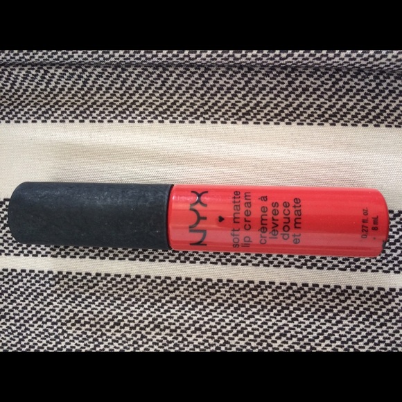 NYC Soft Matte Lip Creme in Amsterdam