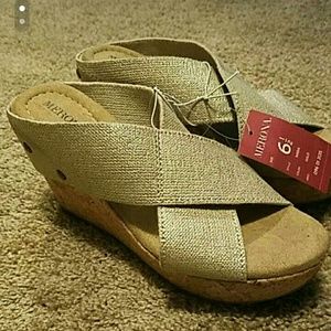 Merona Brand NEW wedge sandals