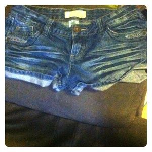 Maurice's shorts size 3