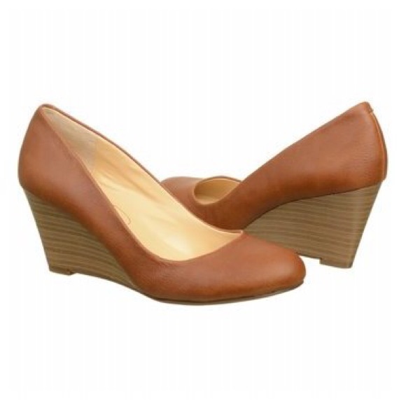 Jessica Simpson Tan Wedges