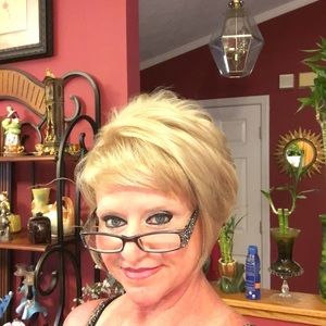 Meet your Posher, Jennifer