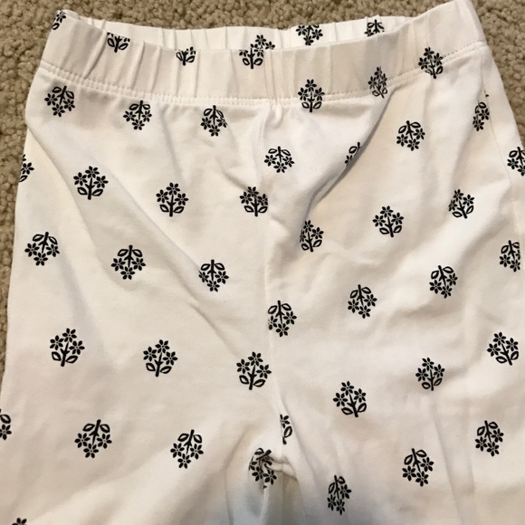 Carters outfit. Size 18 months. Worn once. - Picture 4 of 4