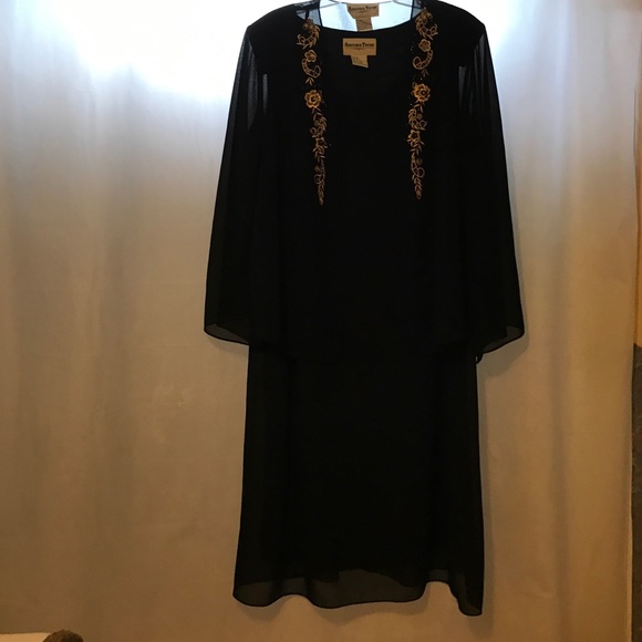 Dress - Picture 3 of 4