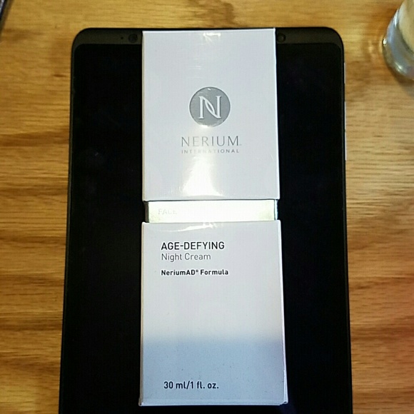 Nerium night cream