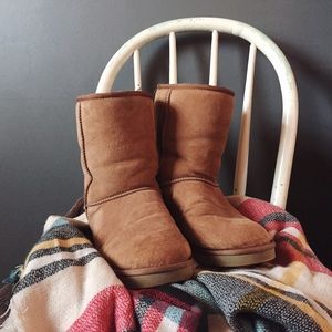 Men's Short Chestnut UGG Boots Size 11