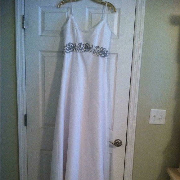 Beautiful new wedding dress! Still with tags!