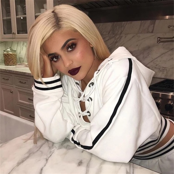 💞NEW IN💞 sporty hoodie with lace up Crop top - Picture 4 of 5