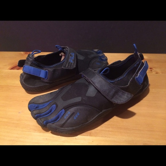 skele toes water shoes