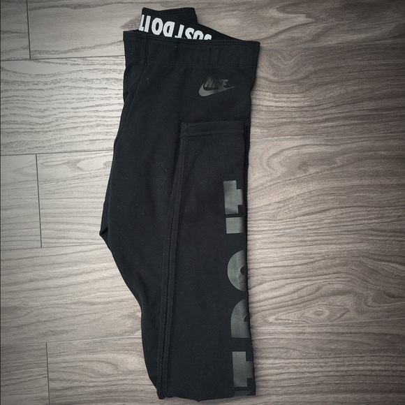 NIKE LEGGINGS