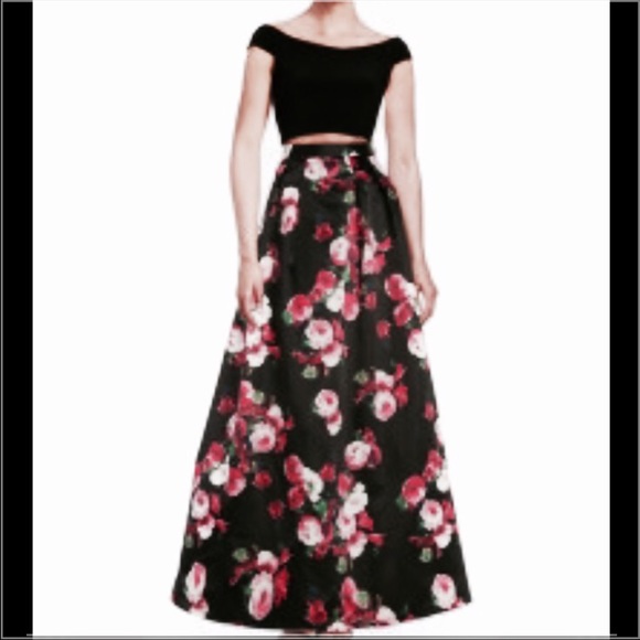Xscape Dresses & Skirts - Xscape 2-piece crop top and floral skirt