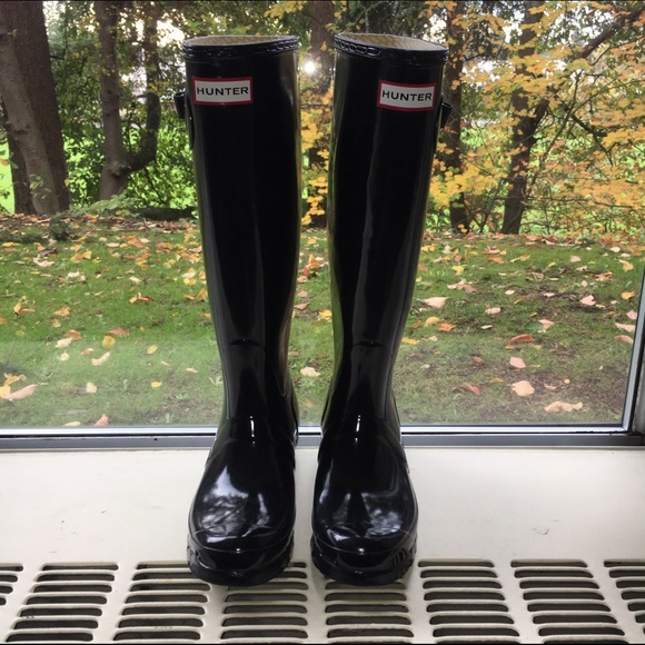 glossy black rain boots