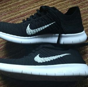 Womens nike free run flyknit size 8 mint condition