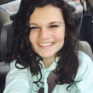 Meet your Posher, Emily