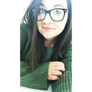Meet your Posher, Alayne