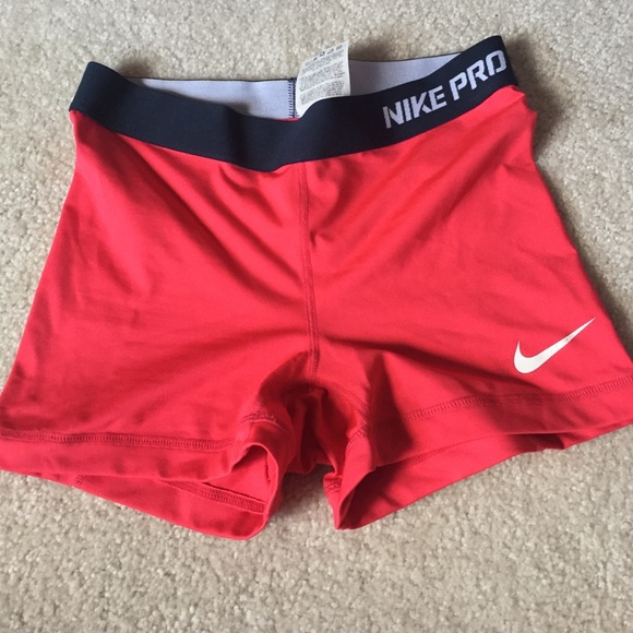 NWOT WOMENS RED NIKE PROS