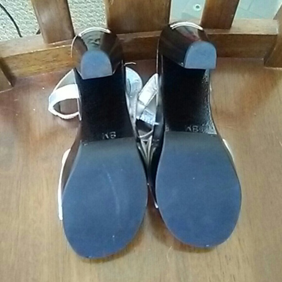 Silver Michael Kor platform - Picture 3 of 3