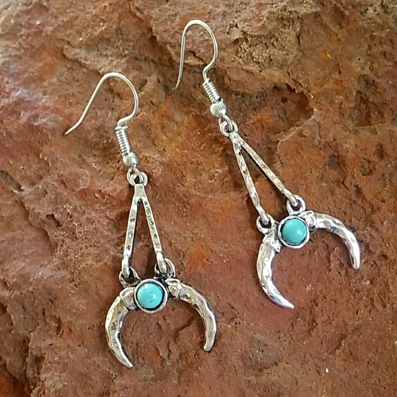 Boutique Jewelry - Cresent Boho Earrings