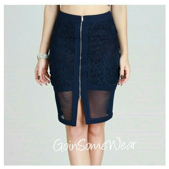 Navy Mesh Contrast Front Zippered Skirt - Picture 2 of 3