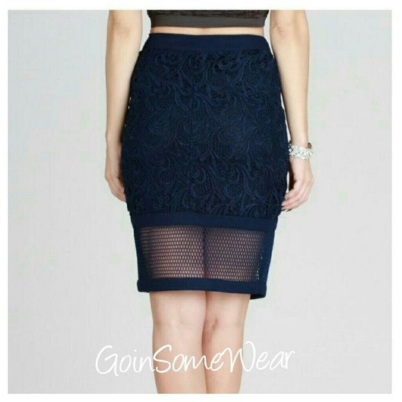 Navy Mesh Contrast Front Zippered Skirt - Picture 3 of 3