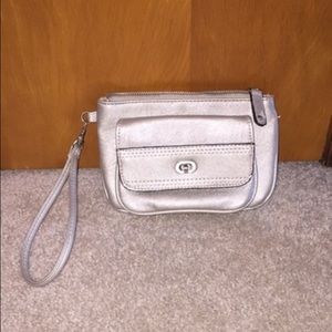 Wristlet purse