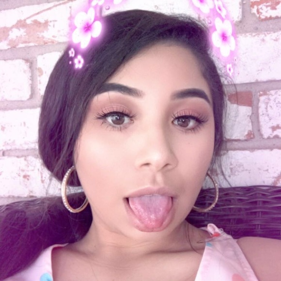 Meet your Posher, Serena - Picture 2 of 2