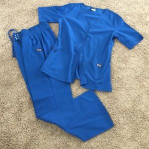 Cherokee scrubs size S