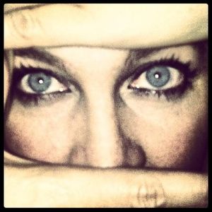 Meet your Posher, Elaine