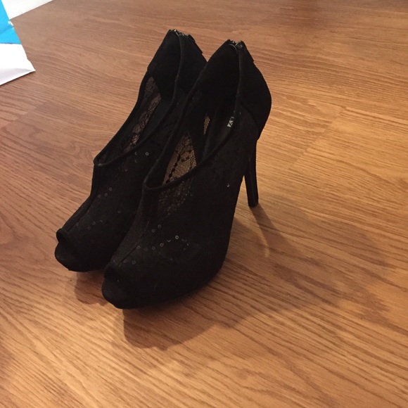 Apt 9 Lace Top Peep Toe Heels