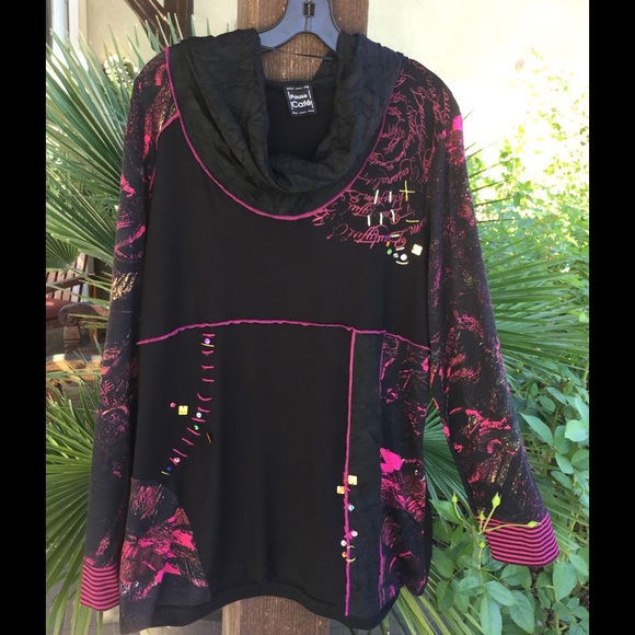 Pause Cafe top with beaded work