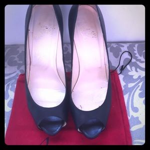 Size 39 1/2 black Christian louboutin shoes