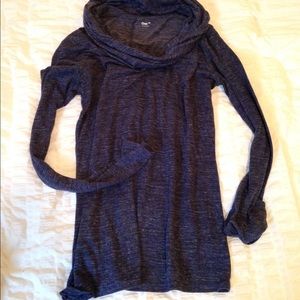 Gap shirt with slouchy neckline