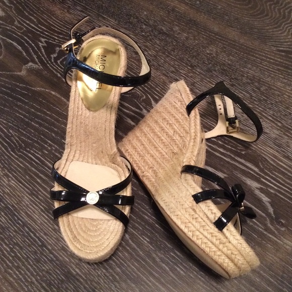 NEW Michael Kors Wedges sz 8 - Picture 2 of 4