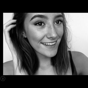 Meet your Posher, Daphne