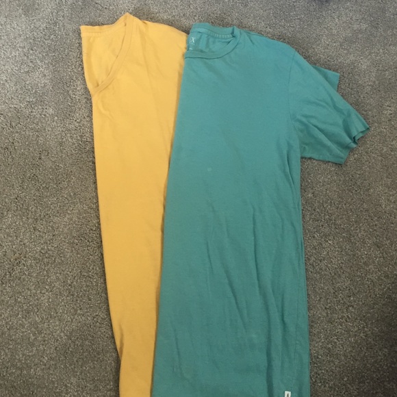 2 Armani Exchange basic T shirts