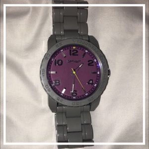 🌱ISprout🌱NWOT gray watch