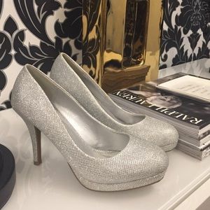 Bonnibel Loved silver glitter 👠 heels 👸🏻