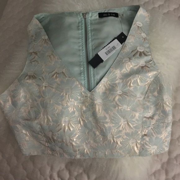 Do+Be crop top in shimmer print light blue
