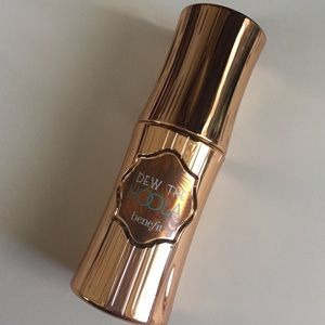 Dew The Hoola - Benefit liquid bronzer
