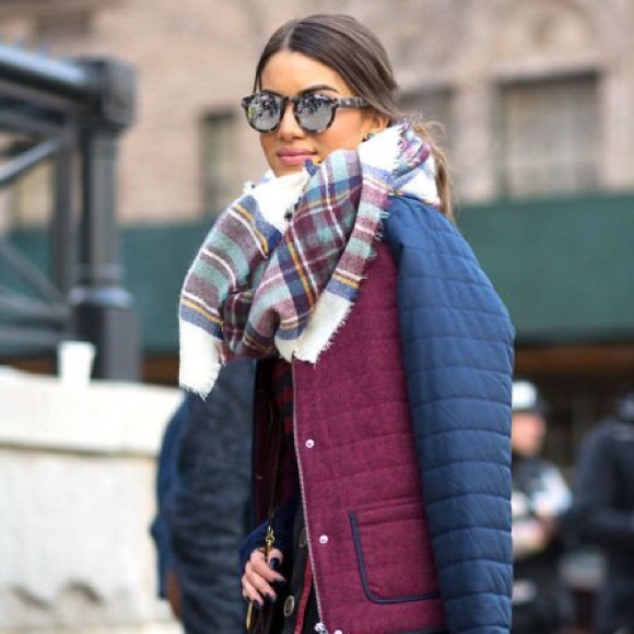 LAST ONE • Teal Plaid Blanket Scarf - Picture 2 of 4