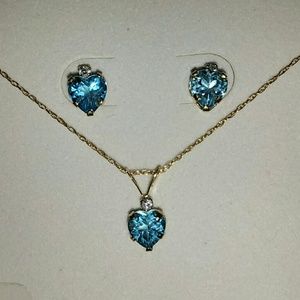 10k gold pendant & earrings