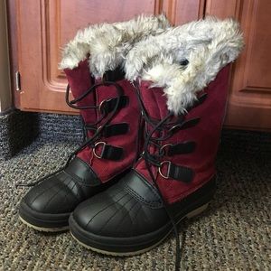 Red waterproof snow boots 🎈ONE DAY SALE🎈