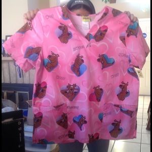 Scooby Doo Love scrubs top, size L, New