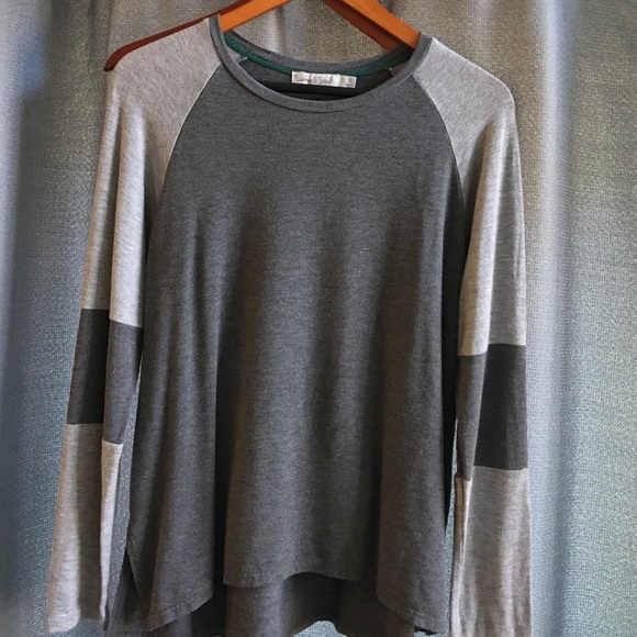 Summer and Sage color block shirt. Small